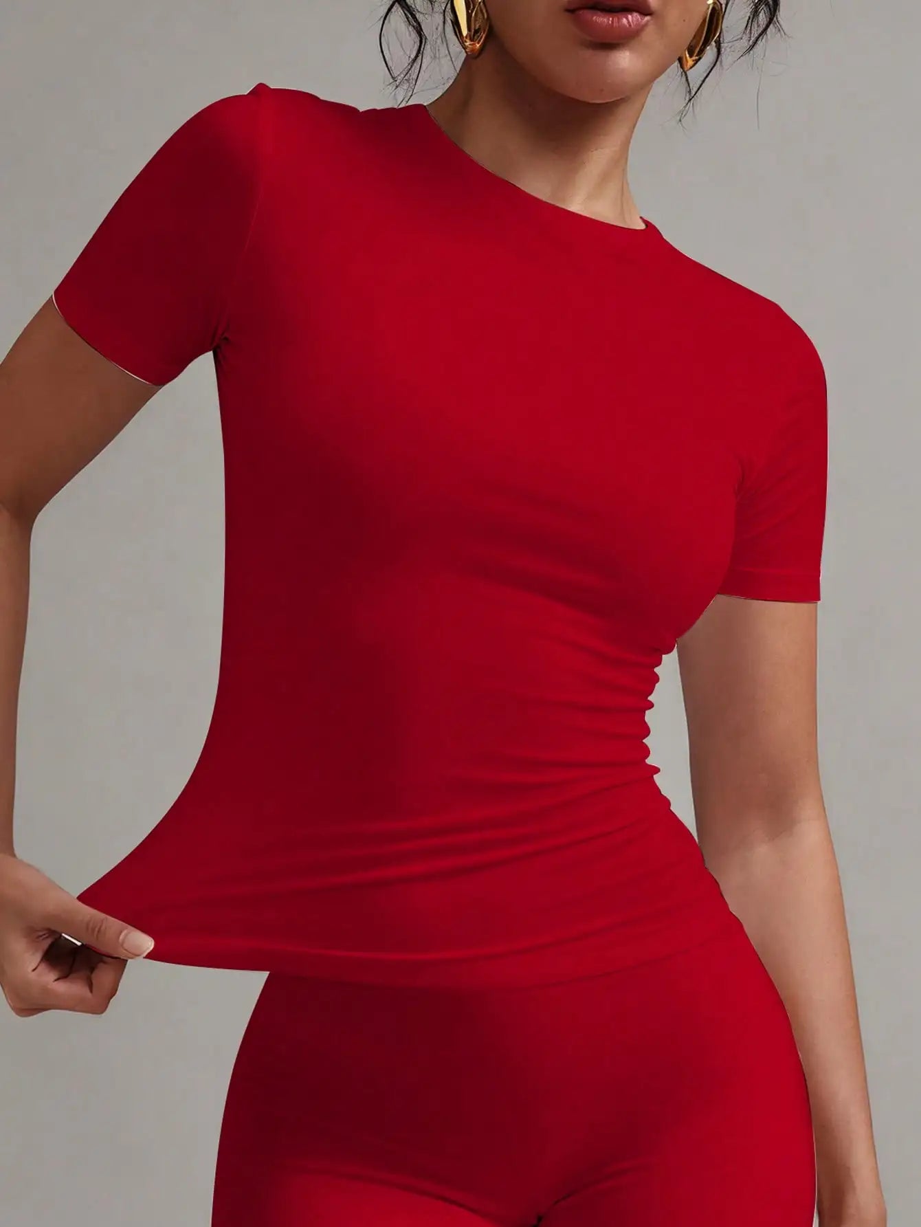 Women's Solid Round Neck Short Sleeve Fitted Tee For Summer