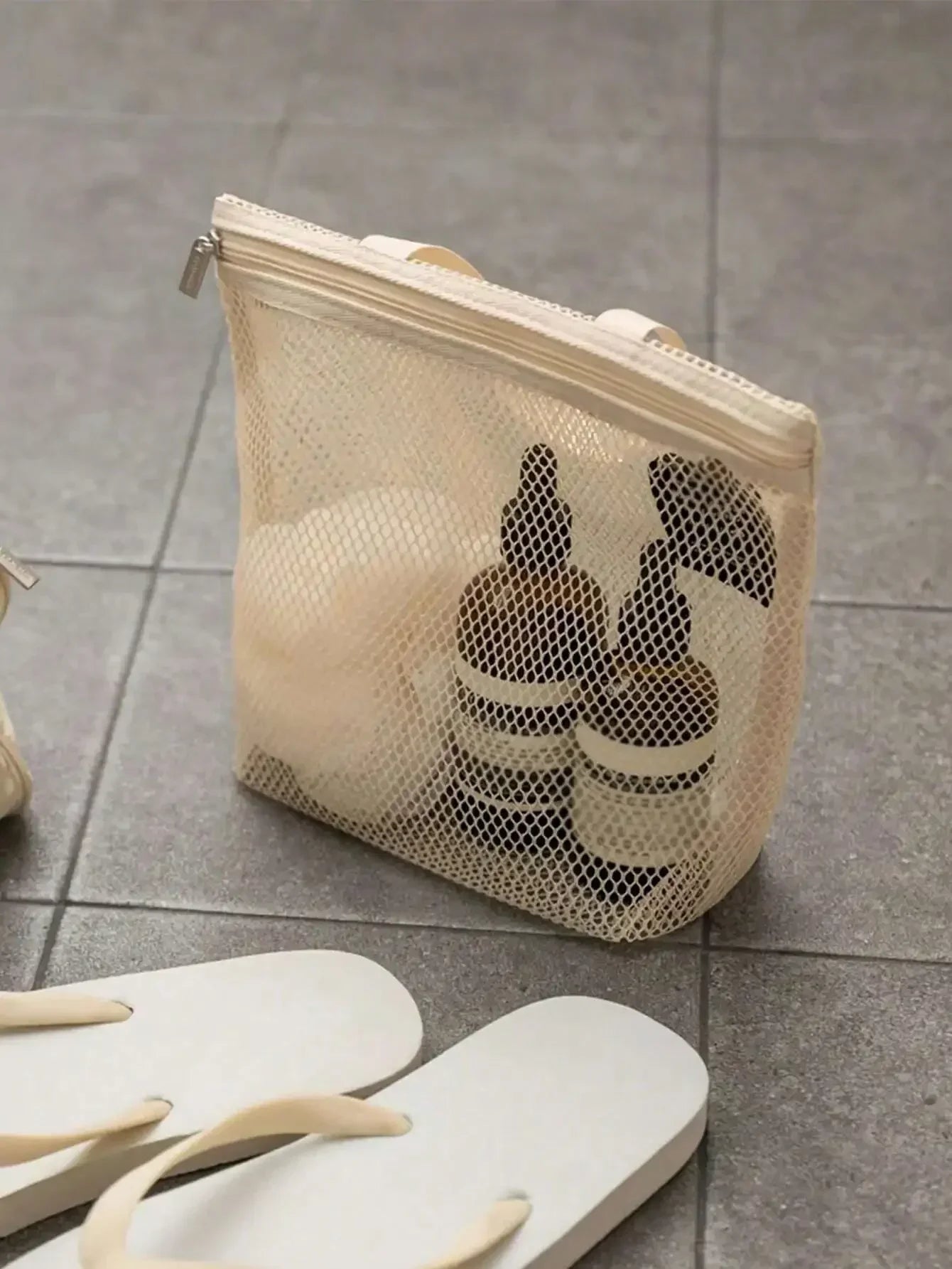 Lightweight Mesh Travel Toiletry Bag Hanging Storage Organizer With Zipper