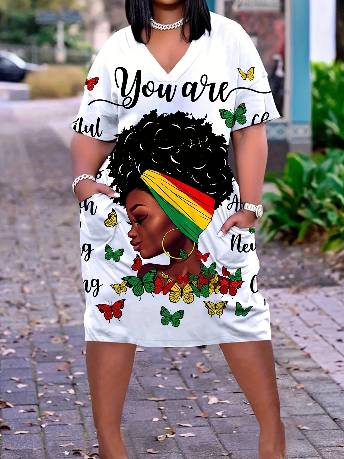 Women's Plus Size Graphic Print V-Neck Short Sleeve Dress - Casual and Comfortable Clothing With Pockets