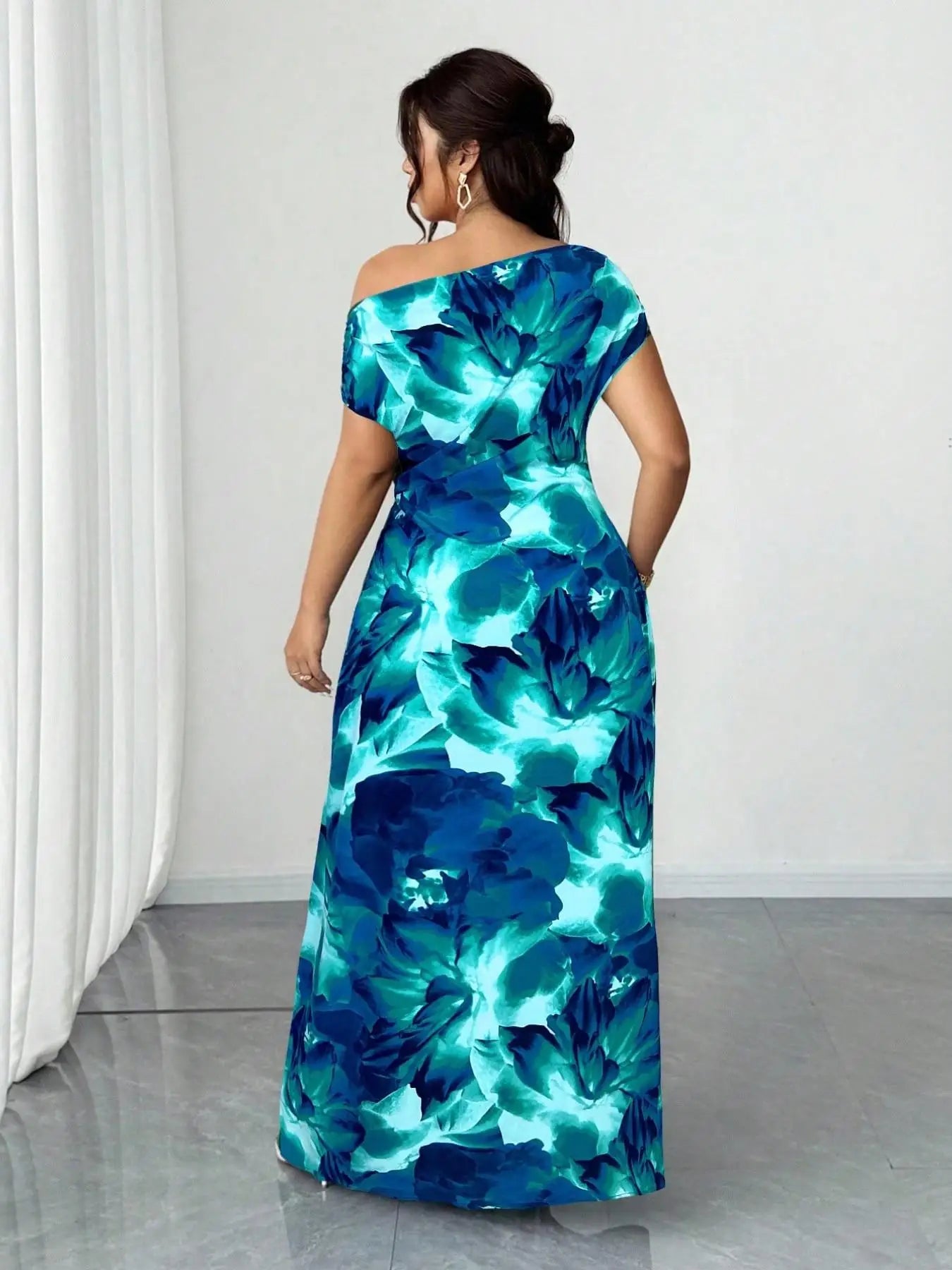 Plus Size One-Shoulder Dress, Bold All-Over Print, Fitted Waist Pleated Satin Midi, Elegant Party Evening Gown, Sleeveless