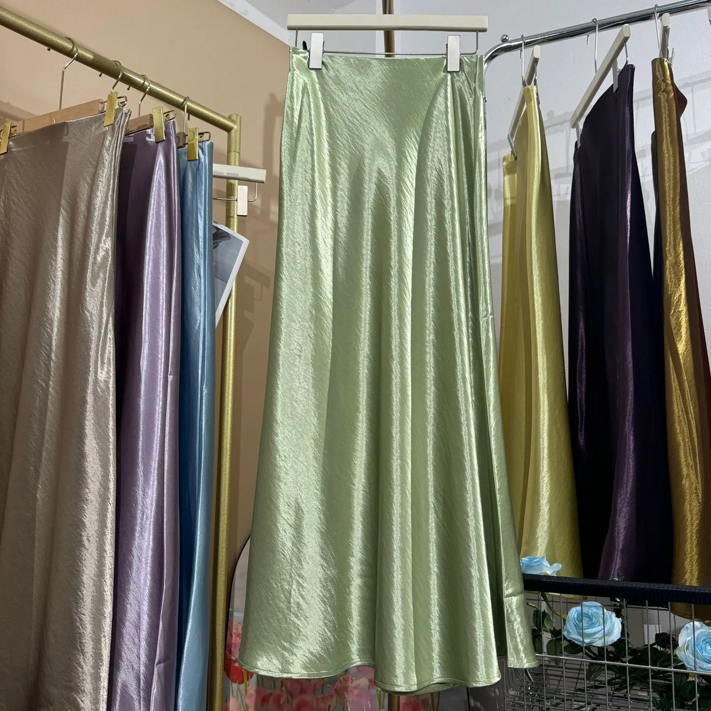 Glossy Satin Midi Skirt Women Elegant Quiet Luxury Basic Elastic-Waist Skirt