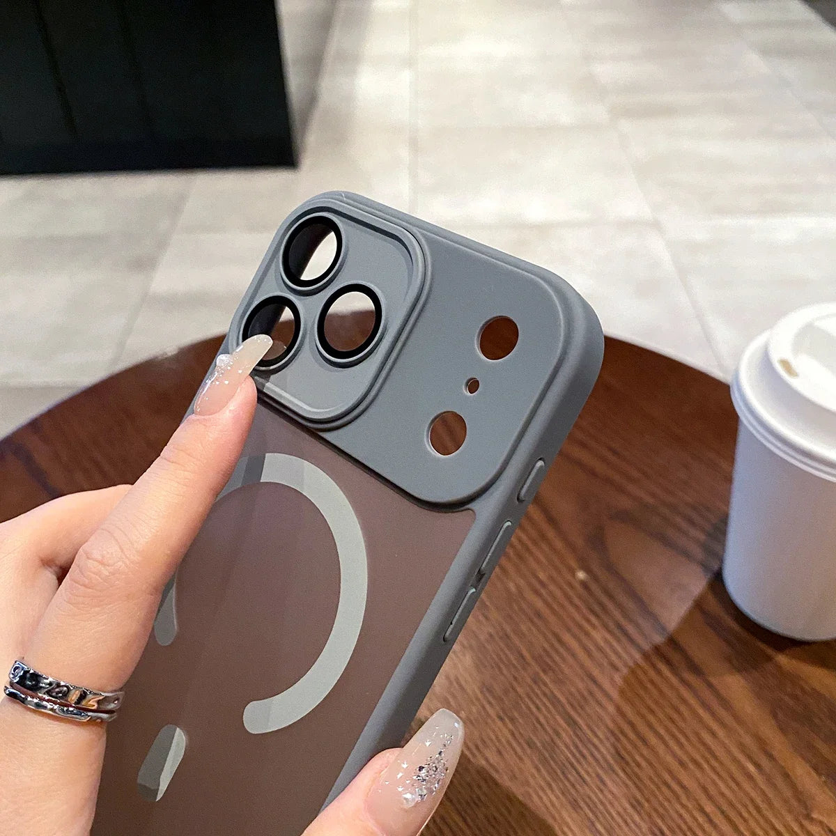 LICOERS Magnetic Case For iPhone 17 Pro Max Shockproof