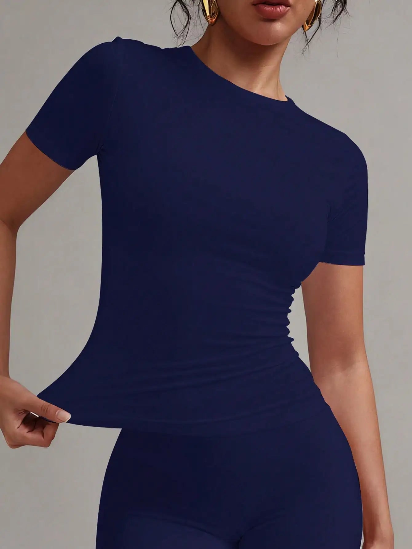 Women's Solid Round Neck Short Sleeve Fitted Tee For Summer
